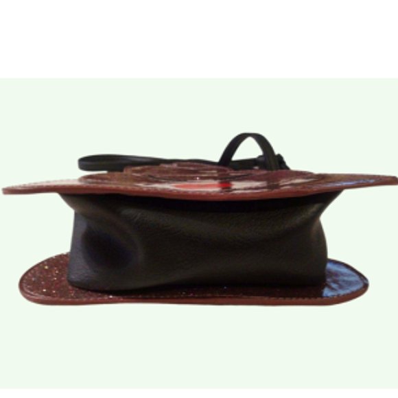 No Boundaries  Poop Emogi Glitter Sparkle Kiss Purse - Picture 5 of 6